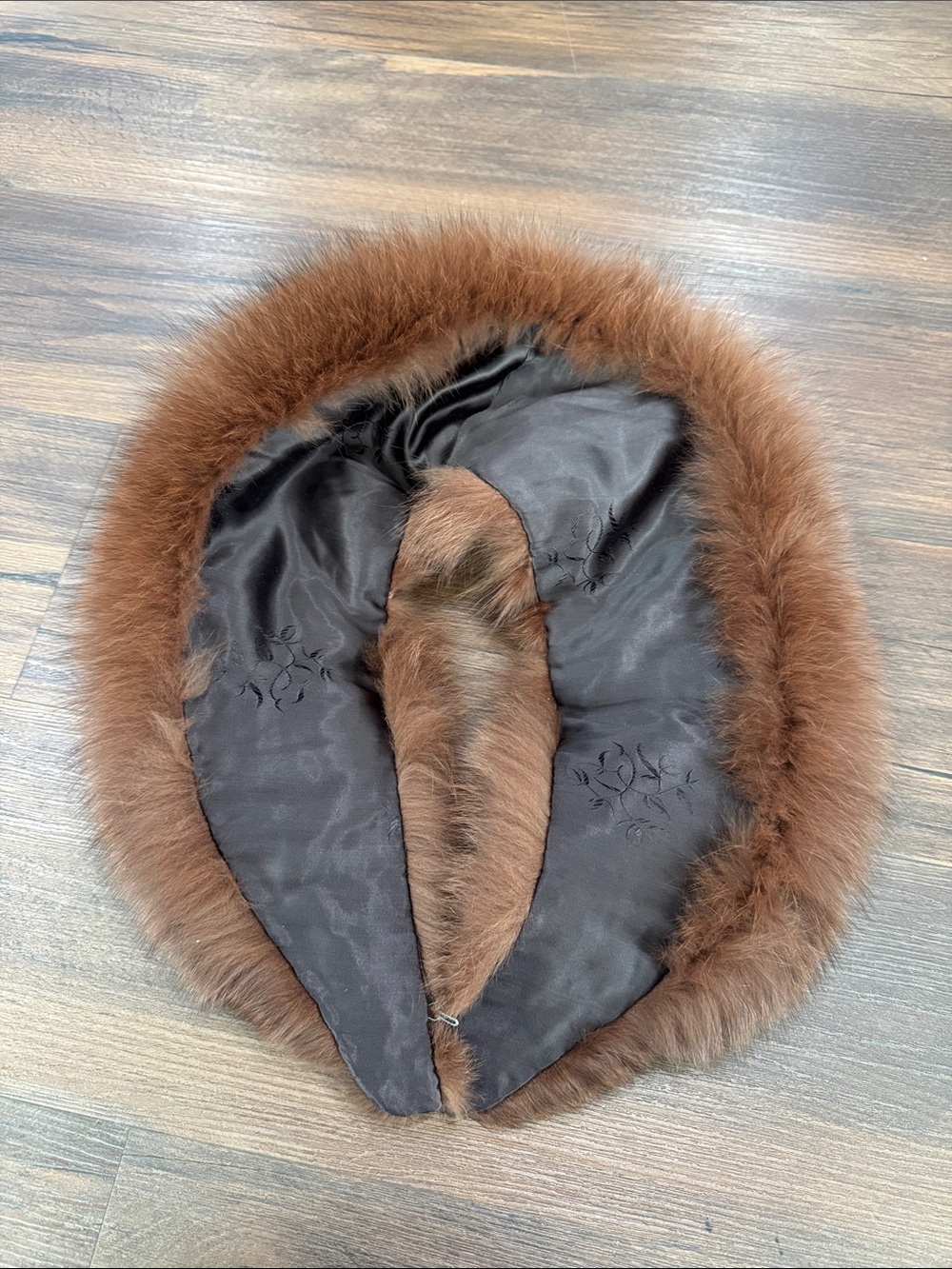 Real Fox Fur Collar - Picture 3 of 6